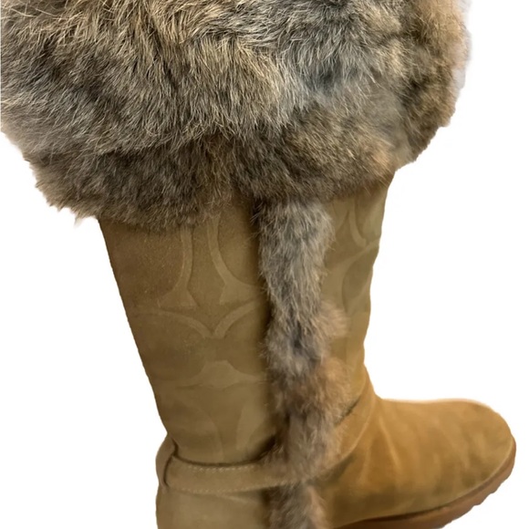 COACH Deeann Signature Boots Camel Tan Suede Buckle Rabbit Fur Trim Size 7B - Picture 2 of 13